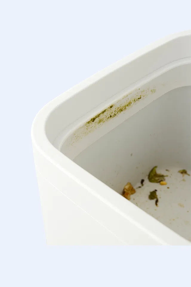 That annoying edge that traps gunk.